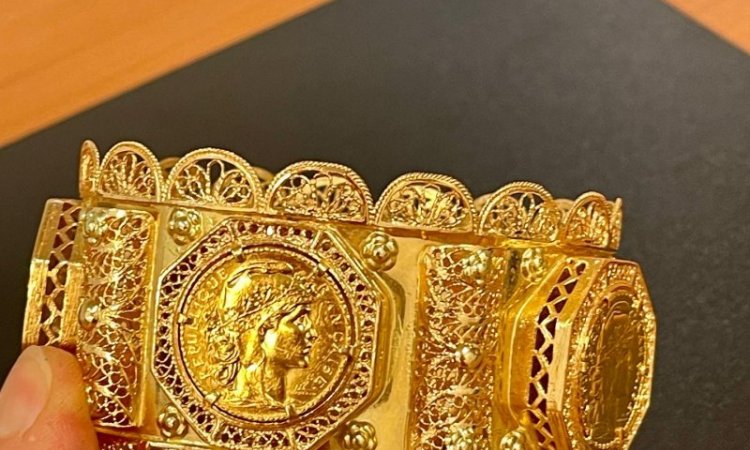 bracelet arabe en or 18 k avec des pièces 